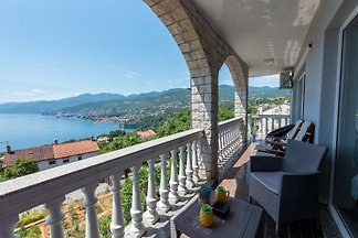 Apartman Max 2 by Villas Guide