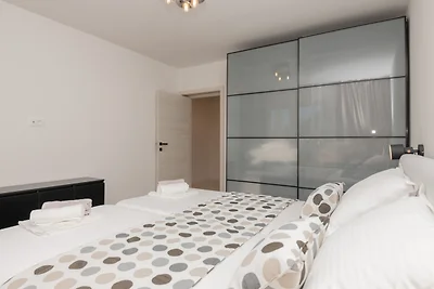 Apartman Lucija-Brac by Villas Guide