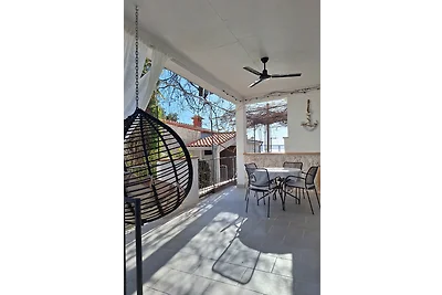 Apartman Mediteraneo 2 by Villas Guide