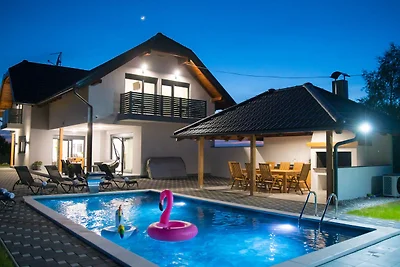 Villa Old Hills by Villas Guide