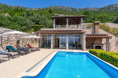 Villa Dia by Villas Guide