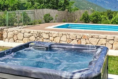 Villa Monteneze by Villas Guide
