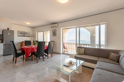 Apartman Max 2 by Villas Guide