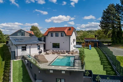 Villa Lady Berga by Villas Guide