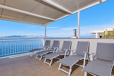 Apartman Arnia pool&beachfront by Villas...