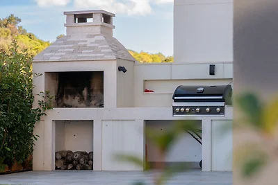 Apartment Megi by Villas Guide