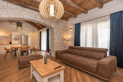 Villa Hilltop View - Split by Villas Guide