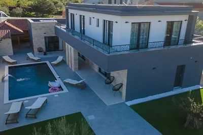 Villa Jollie by Villas Guide