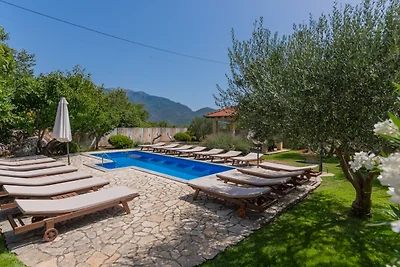 Villa Popovica Dvori by Villas Guide