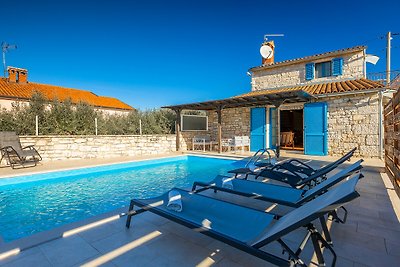 Rustic villa casa Nadalina with pool in...