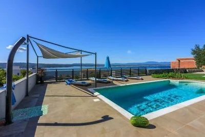 Holiday Home Legara with pool by Villas Guide