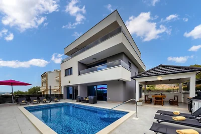 Villa Shaula by Villas Guide