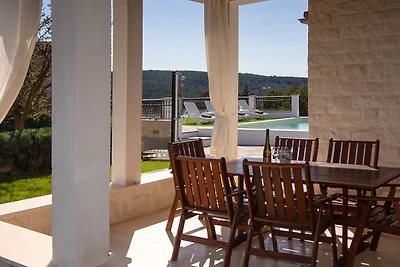 Whitestone Villa by Villas Guide