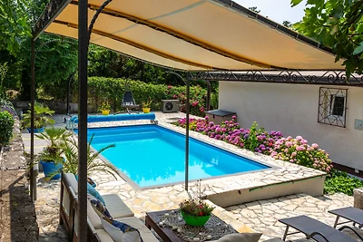 Villa Relax with pool&beachfront by Villas...