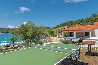 Villa Peace & Quiet by Villas Guide