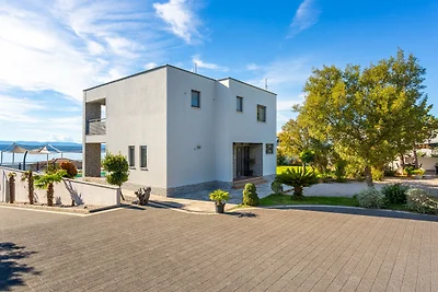 Holiday Home Legara with pool by Villas Guide