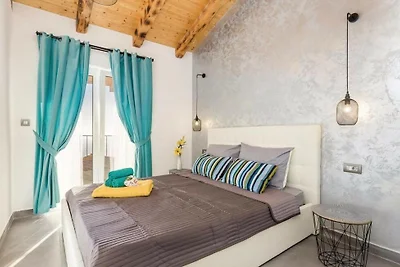 Holiday home Zora with whirpool by Villas...