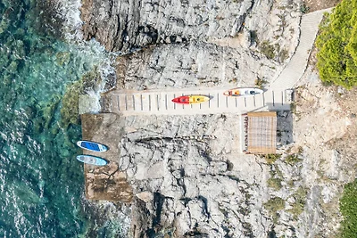 Apartman Mario with pool by Villas Guide