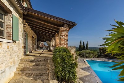 Rustic villa Amyra with pool and grill in...