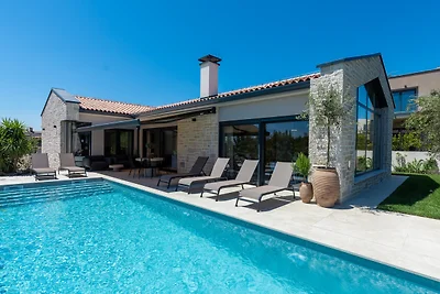 Villa Flores by Villas Guide