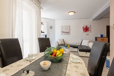 Apartman Max by Villas Guide