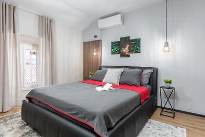 Modern & warm studio near Arena by Villas...
