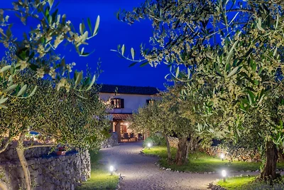 Villa Verde Oliva Residence with pool by Vill...