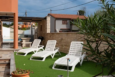 Apartman Damir 1 by Villas Guide