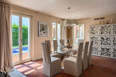 Villa Rafaelle with 3 bedrooms and pool in...