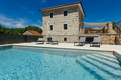 Villa Mila - Makarska by Villas Guide