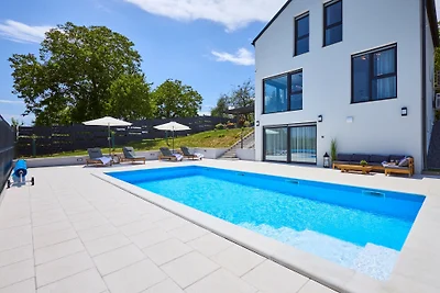 Villa M.I.L.A. by Villas Guide