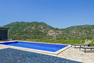 Villa Vega - Makarska by Villas Guide