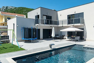 Villa Angela by Villas Guide