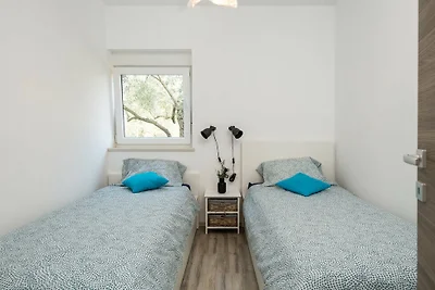 Holiday Home Lara's Oasis by Villas Guide