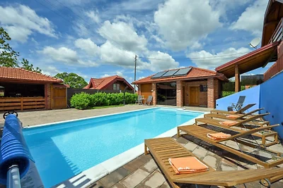 Villa Nina by Villas Guide