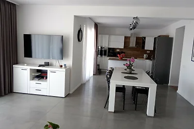 Apartman Twins 1 by Villas Guide