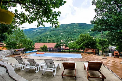 House Mirjana with pool by Villas Guide