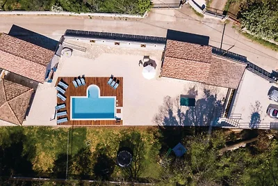 Lukini dvori by Villas Guide