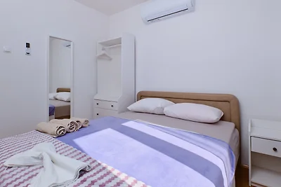 Apartment Mediera sea view 1 by Villas Guide