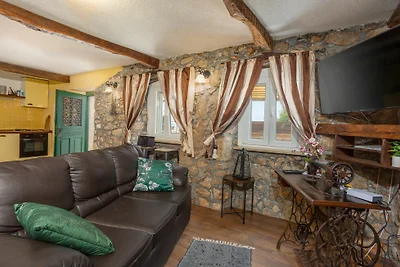 Villa Hidden world with pool by Villas Guide