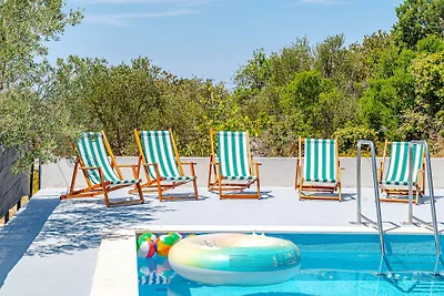 Holiday home Edi by Villas Guide