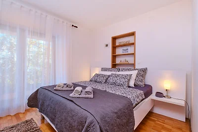 Melone Apartman 3 Senj by Villas Guide