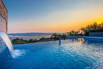 Villa Sun View by Villas Guide