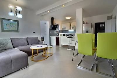 Apartment Paola 2 by Villas Guide