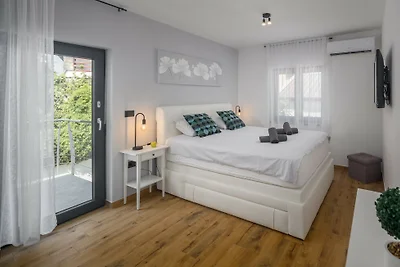 Villa Indie by Villas Guide