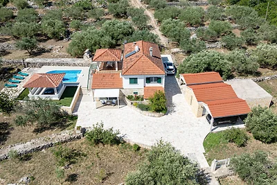 Villa Bradat by Villas Guide