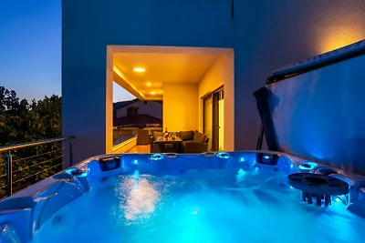 Villa Angello pool&pet friendly by Villas...