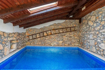 Villa Hidden world with pool by Villas Guide