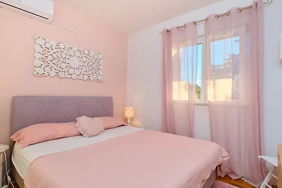 Villa Hemingway beachfront by Villas Guide