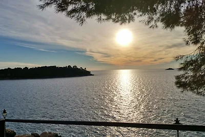 Studio apartment Flora by Villas Guide